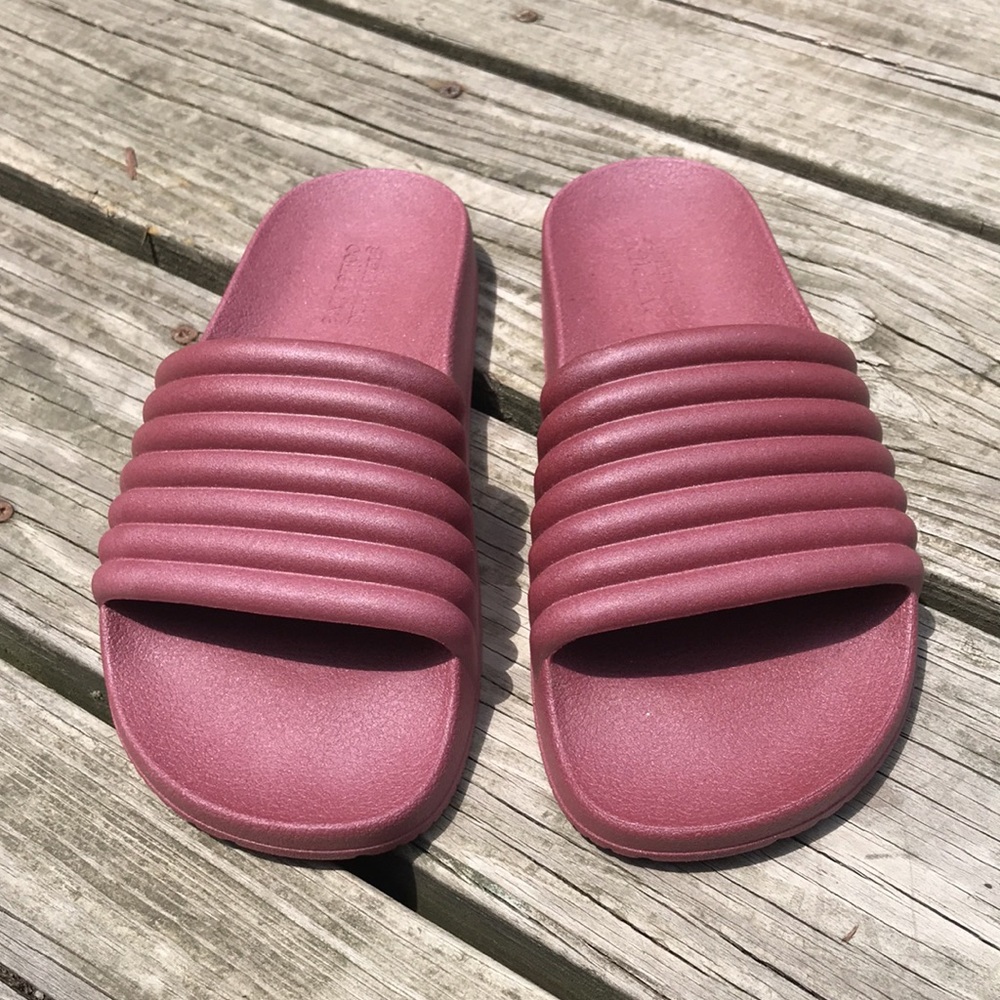 LIKE NEW Girlfriend Collective Fig Reslide Size 6